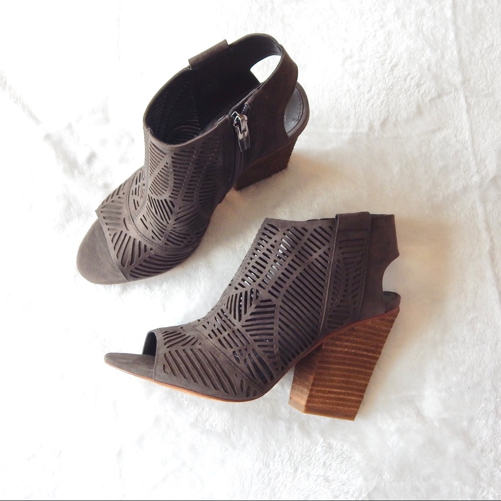 Vince Camuto Kimora Cutout Shield Sandal